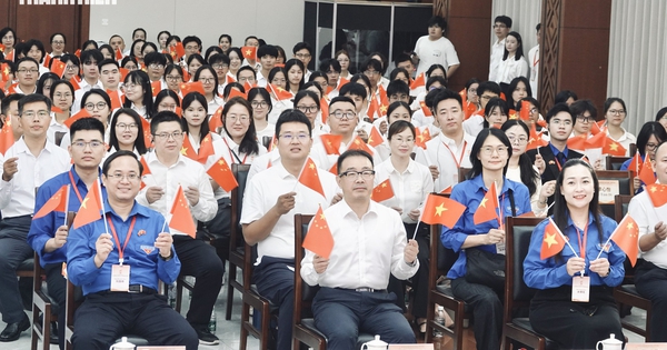 Hành trình đỏ: Theo dấu chân Bác, viết tiếp câu chuyện hữu nghị Việt - Trung