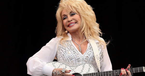 Dolly Parton có thể đã là tỉ phú nếu không quá hào phóng làm từ thiện