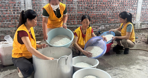 Những nồi cháo 0 đồng và hành trình của hàng trăm người khoác áo Từ Bi