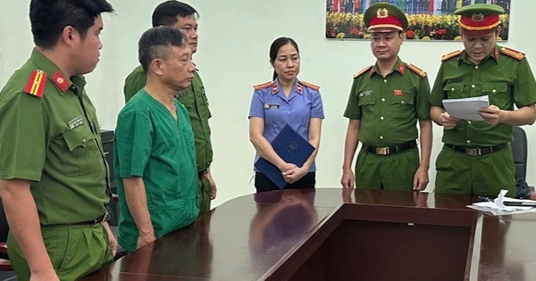 Ninh Bình khởi tố một giám đốc bệnh viện