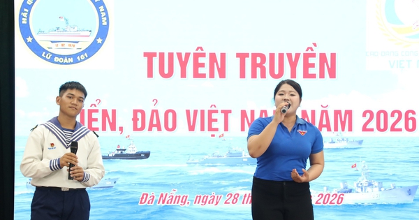 Hàng trăm tân sinh viên mang tình yêu biển, đảo đến Vùng 3 Hải quân