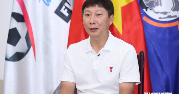 Thầy Kim lần đầu bật mí chuyện gia đình: 'Con trai tôi vừa xuất ngũ'