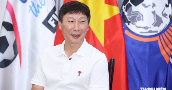 HLV Kim Sang-sik: 'Tôi muốn sống ở Việt Nam, nhưng... giá nhà Hà Nội cao quá'