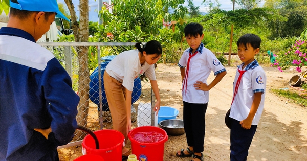 Hàng ngàn hộ dân Chân Mây - Lăng Cô trong cơn 'đại khát', chờ được tiếp nước