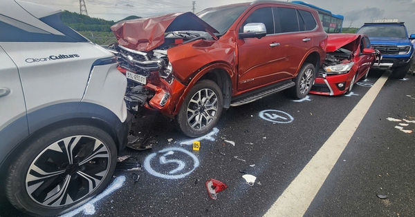 2 vụ tai nạn liên hoàn trên cao tốc vì không giữ khoảng cách an toàn
