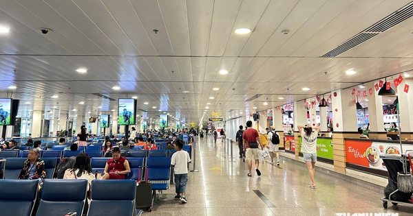 Sân bay Tân Sơn Nhất thông thoáng bất ngờ ngày cao điểm nghỉ lễ 2.9