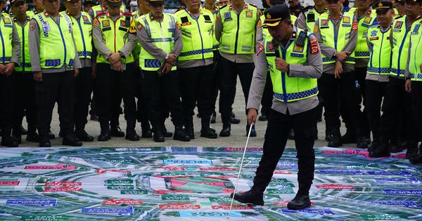 An ninh thắt chặt trận nóng đấu đội tuyển Việt Nam, Indonesia điều xe bọc thép và khiên chống bạo động