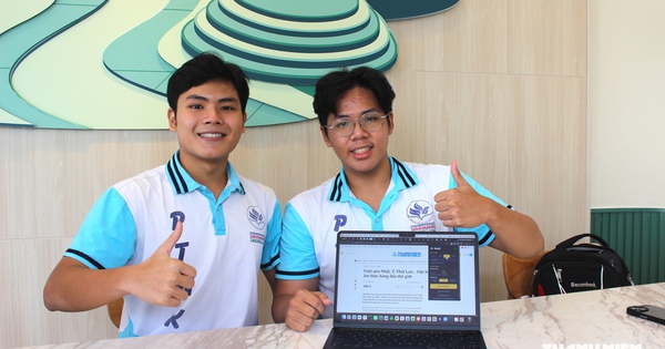 Học sinh Trường Phổ thông Năng khiếu làm tiện ích học tiếng Anh ngay khi lướt web