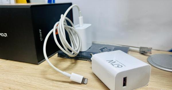 Cắm củ sạc cả ngày dù không dùng có gây tốn điện?