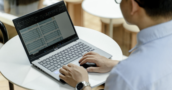 Lựa chọn laptop AI nào như món đầu tư xứng đáng cho 4 năm đại học?