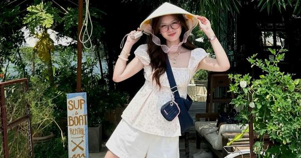 Áo cổ vuông giấu khuyết điểm bắp tay đầy tinh tế