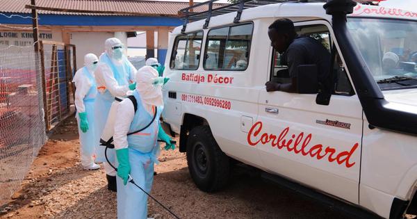 Lo ngại virus Ebola đột biến, CDC châu Phi tung chiến dịch 'gõ cửa từng nhà'