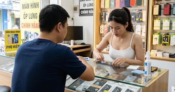 Mẹo giúp dán kính cường lực thẳng hàng, không phải bóc ra làm lại