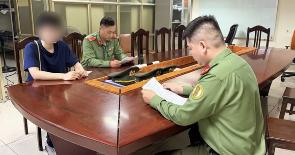 'Cò mồi' taxi chèo kéo khách tại sân bay Nội Bài bị xử phạt