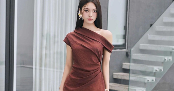 Diện đầm lệch vai tôn bờ vai trần quyến rũ