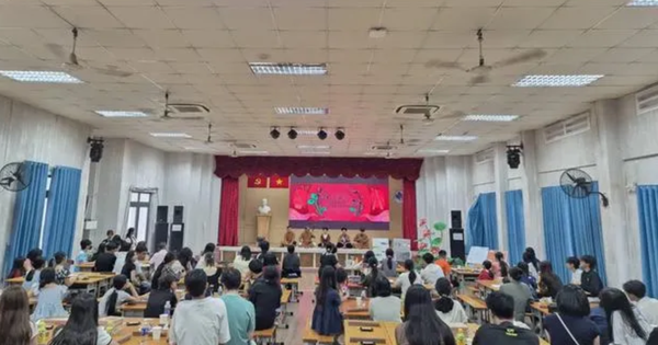 Một chương trình bất ngờ 'viral', cả trăm người 'săn' vé