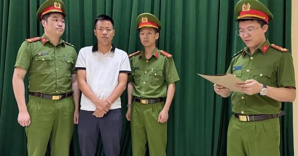 Khởi tố chủ hộ kinh doanh bán hơn 1.000 đôi giày 'nhái' Adidas, Nike, Gucci