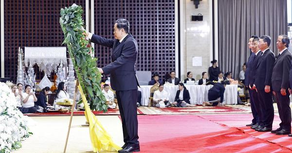 Chủ tịch Quốc hội Trần Thanh Mẫn viếng Chủ tịch Quốc hội Lào