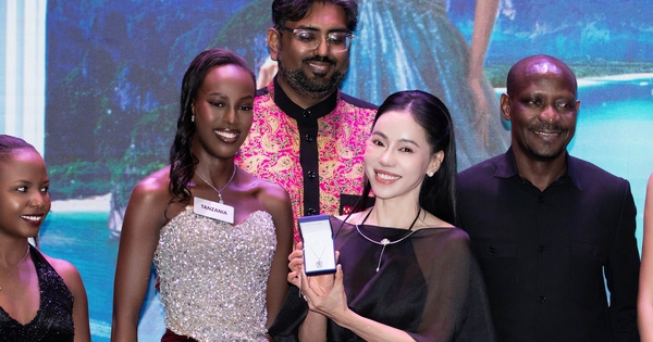 'Bà trùm hoa hậu' Kim Dung chi 10.000 USD tại phiên đấu giá Miss World