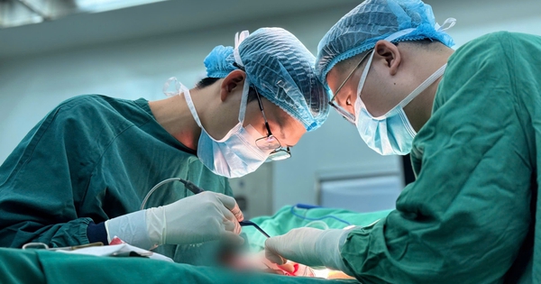 Nhiễm trùng dai dẳng sau 2 lần phẫu thuật nâng ngực