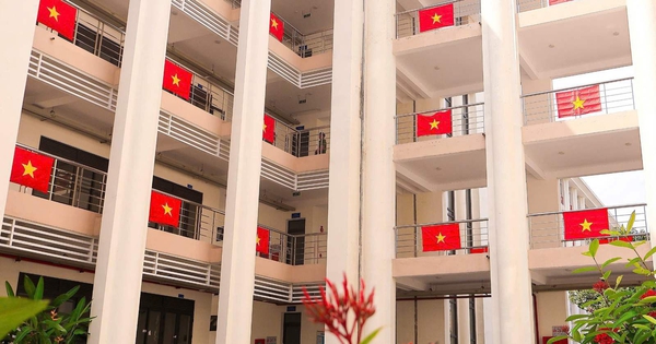 Quốc khánh 2.9, trường học phủ màu cờ Tổ quốc đầy tự hào
