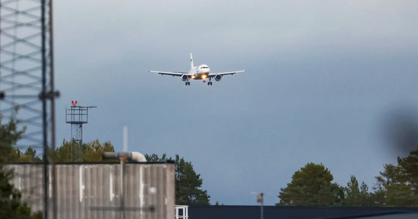 Thủ tướng Na Uy nói máy bay chở ông Zelensky suýt trúng UAV