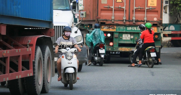 Cục CSGT chỉ 10 nguyên tắc tránh 'điểm mù' xe container, xe tải