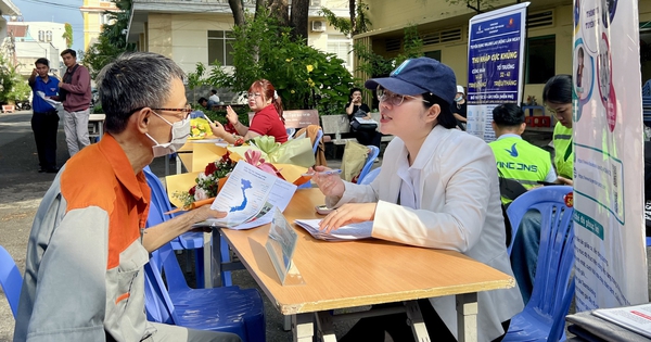 Cần tìm việc làm ngay ở TP.HCM: Lưu ý 3 nhóm ngành đang tuyển dụng nhiều nhất