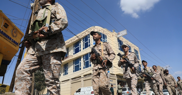 Houthi tiến dọc theo bờ biển Yemen, đe dọa xuất khẩu dầu ở biển Đỏ
