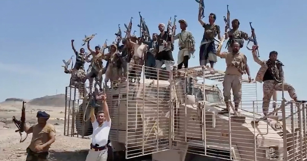 Ông Trump nói Houthi đề nghị Mỹ không can thiệp xung đột