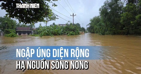 Áp thấp nhiệt đới áp sát Huế: Nước sông Nong dâng nhanh, ngập diện rộng