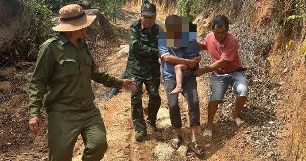 Chú chó suốt đêm theo bảo vệ bé trai đi lạc trên núi ở Đắk Lắk