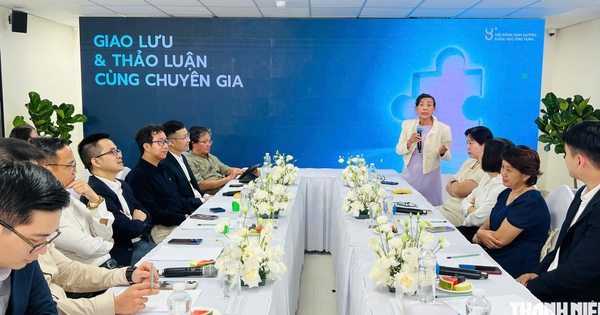 Nhiều cha mẹ hoảng loạn khi thấy con cao, mọc mụn, ngực nhú... sự thực bất ngờ