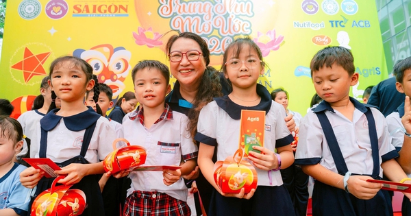 'Trung thu mơ ước' trao 3.400 suất quà trị giá 3,8 tỉ đồng cho trẻ em khó khăn