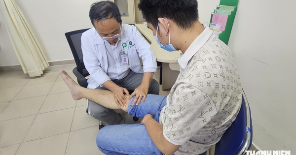 Trời mưa, xương khớp ‘trở chứng’: Bác sĩ chỉ cách giảm đau