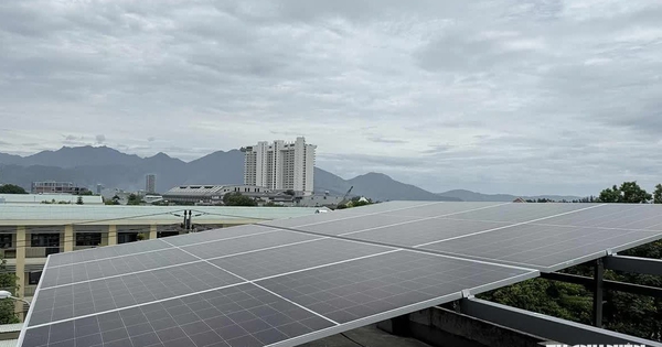 Lắp pin mặt trời nên quay về hướng nào để tạo ra nhiều điện nhất?