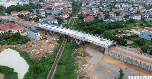 Hiện trạng dự án cầu vượt đường sắt Đồng Hới từng thi công ì ạch