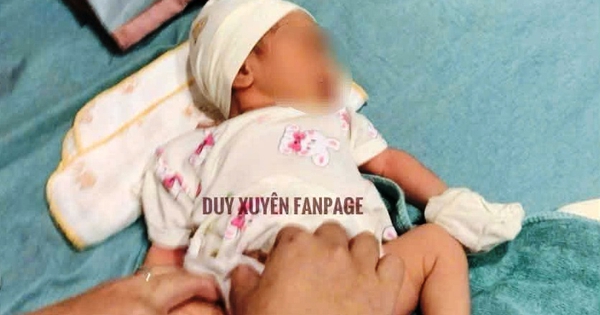 Bé gái sơ sinh bị bỏ rơi trước nhà dân, kèm lời nhắn 'mẹ là sinh viên...'