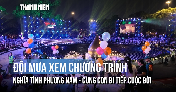 Người phụ nữ đến từ 4 giờ chiều, đội mưa chờ đêm chương trình nghệ thuật “Nghĩa tình Phương Nam - Cùng con đi tiếp cuộc đời”