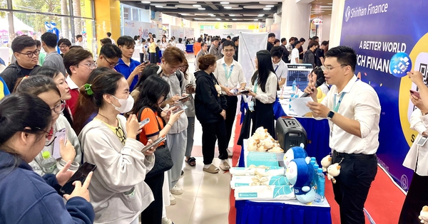 Doanh nghiệp tuyển dụng nhiều công việc mới, lạ, lương cao