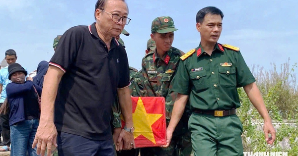 Người lính già gần 40 năm chăm sóc mộ 17 liệt sĩ: 'Tôi mãn nguyện rồi'