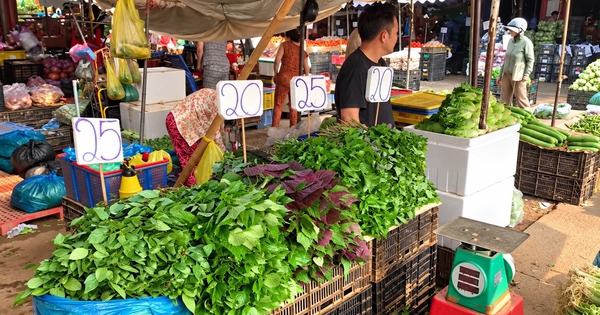 Rau củ tăng giá, trái cây dội chợ