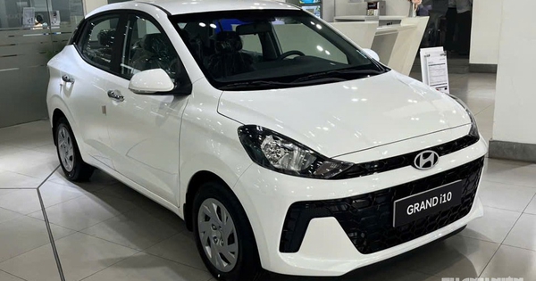 Người Việt giảm mua ô tô máy xăng giá rẻ, doanh số nhiều mẫu xe 'lao dốc'