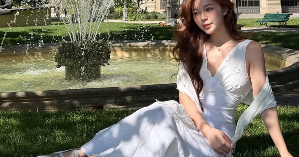 Tạm biệt gam màu an toàn với giày màu bạc để đôi chân thêm thon gọn