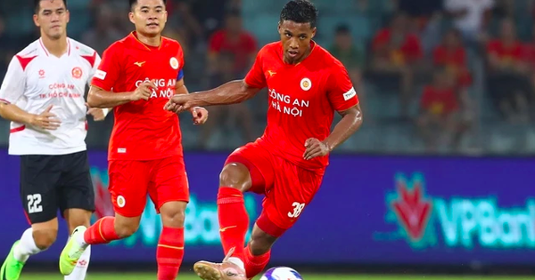 ‘Tòa tháp’ Williams Minh Hoàng đá cặp Đình Bắc hay Hoàng Hên, Adou Minh liệu có suất chính?