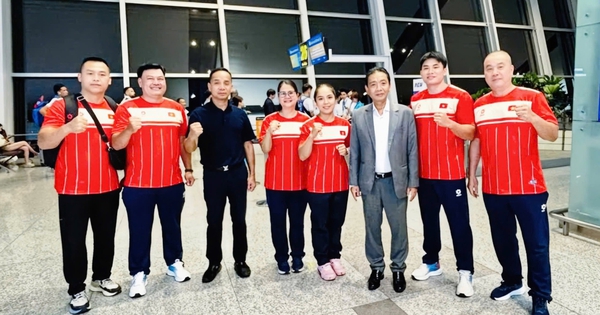 Thứ trưởng Hoàng Đạo Cương úy lạo đội tuyển cầu mây Việt Nam và đội MMA trước ASIAD