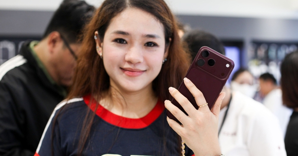 Ngày đầu mở bán iPhone 18 Pro: Người Việt chen chân, chi trăm tỉ lên đời iPhone