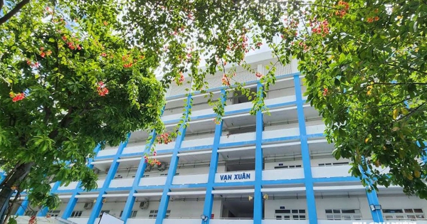 Tin chia sẻ của hiệu trưởng có gì mà khiến dân mạng 'thả tim' rần rần?