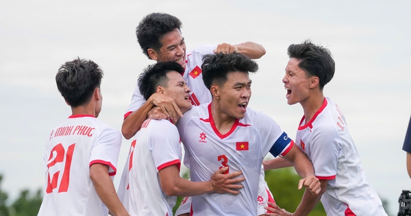 HLV U.23 Philippines thích Thanh Nhàn và Lê Phát, khen U.23 Việt Nam có nhiều 'Đình Bắc mới'