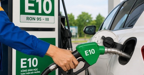 Giá xăng dầu hôm nay 18.9.2026: Xăng E10 tại vùng 2 lên cao nhất 27.360 đồng/lít
